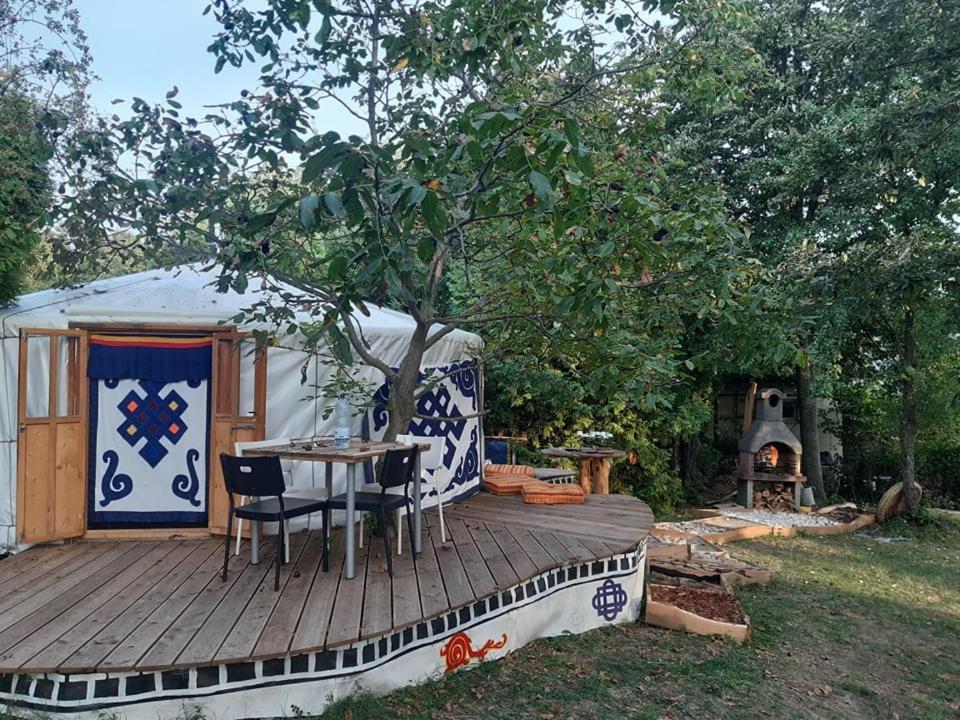Hotel Jurta az erdő mellett dézsával-KERESZ-TANYA Pilisszentkereszt Exterior foto