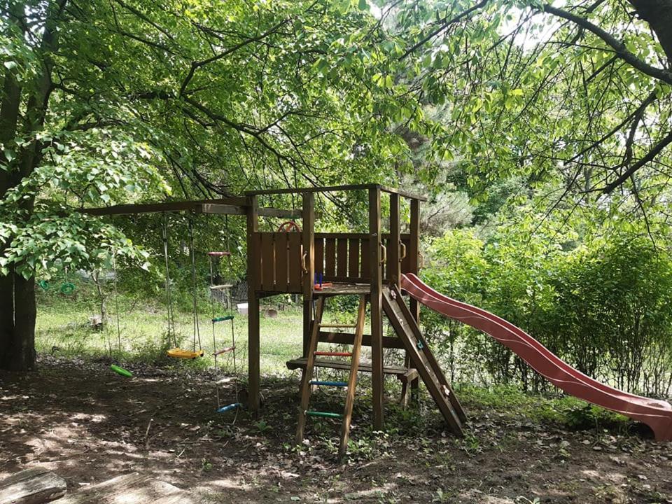 Hotel Jurta az erdő mellett dézsával-KERESZ-TANYA Pilisszentkereszt Exterior foto