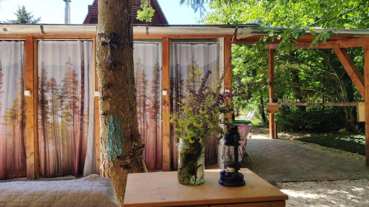 Hotel Jurta az erdő mellett dézsával-KERESZ-TANYA Pilisszentkereszt Exterior foto