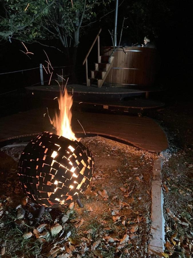 Hotel Jurta az erdő mellett dézsával-KERESZ-TANYA Pilisszentkereszt Exterior foto