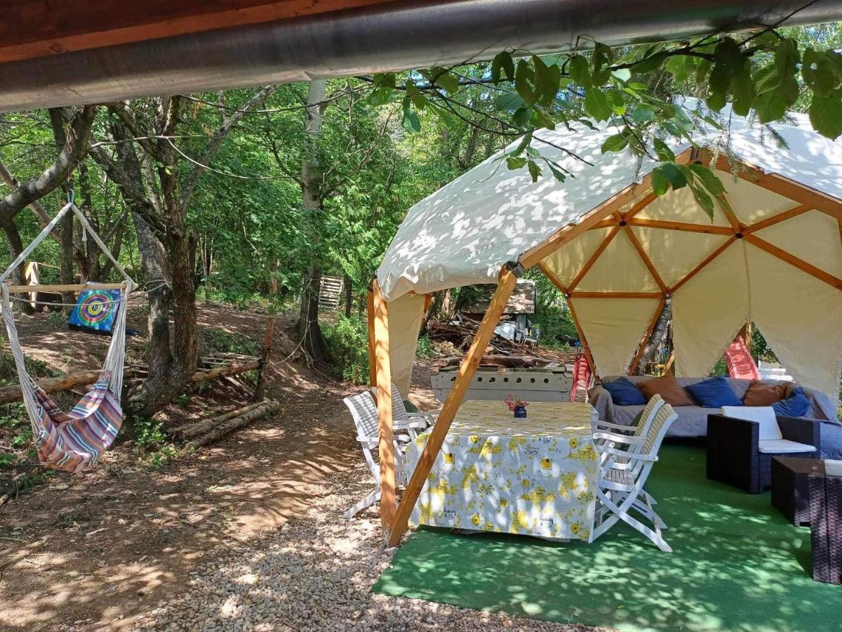 Hotel Jurta az erdő mellett dézsával-KERESZ-TANYA Pilisszentkereszt Exterior foto